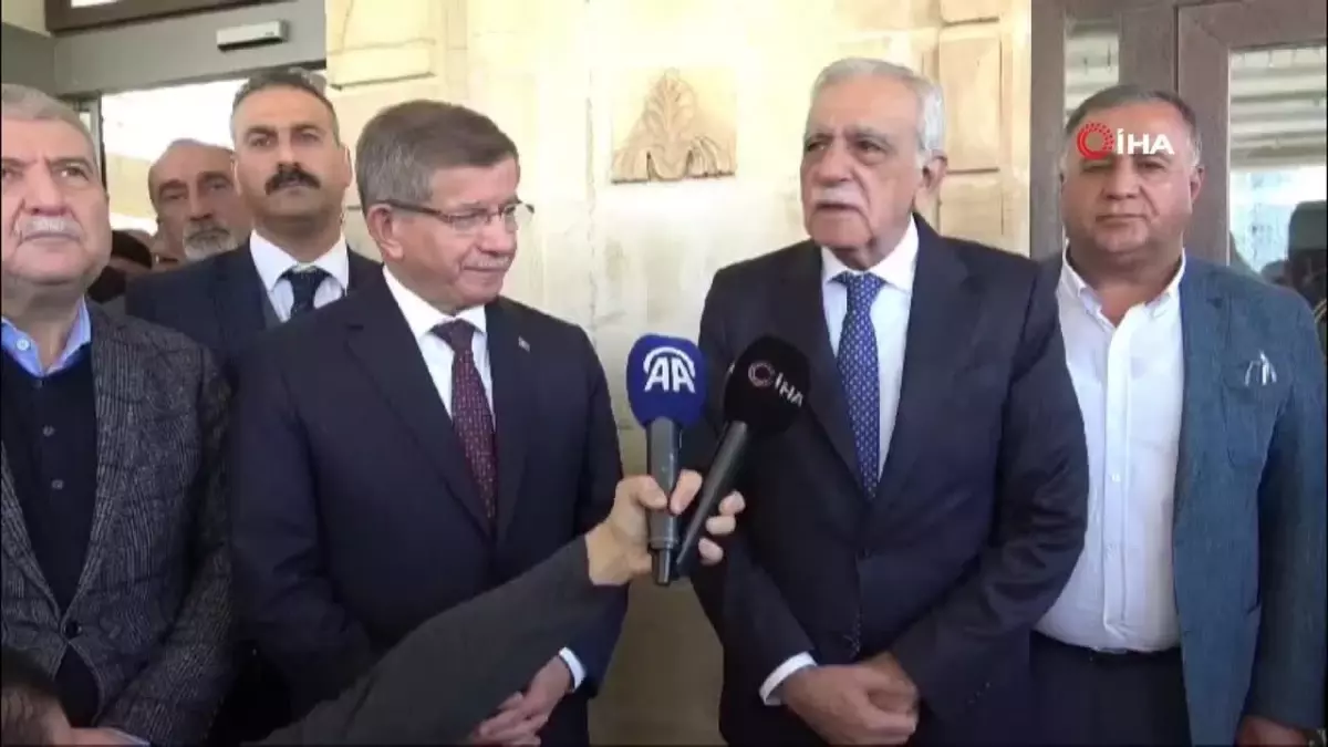 Gelecek Partisi Genel Başkanı Davutoğlu, Ahmet Türk ile Görüştü